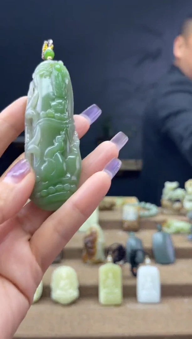 颈饰未镶嵌和田玉1