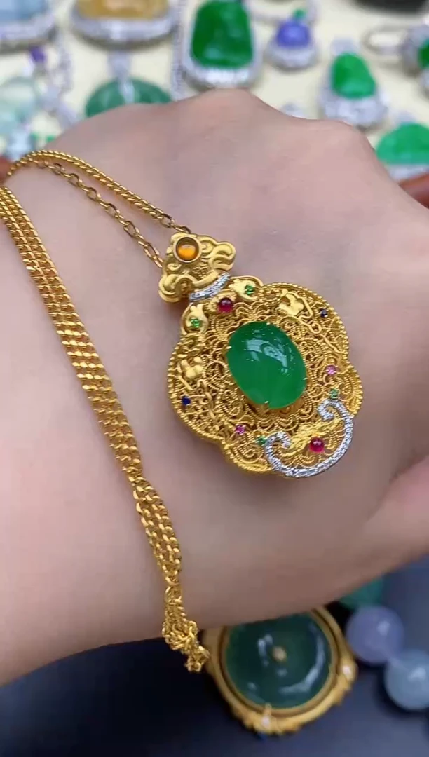 颈饰18K金镶嵌翡翠653-中国好珍宝