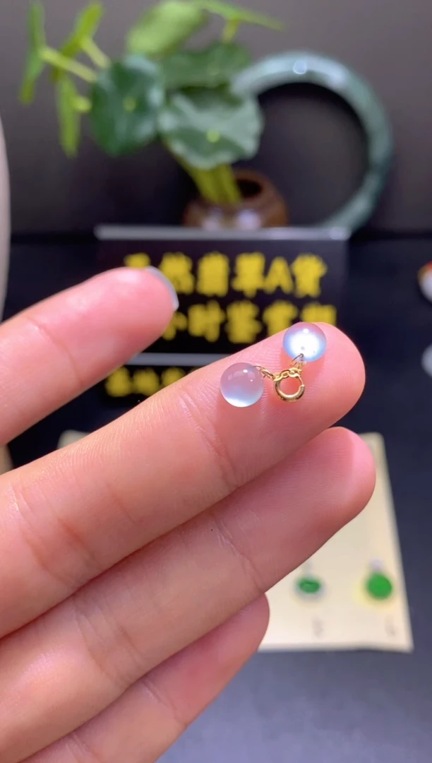 翡翠18K金镶嵌颈饰翡翠吊坠