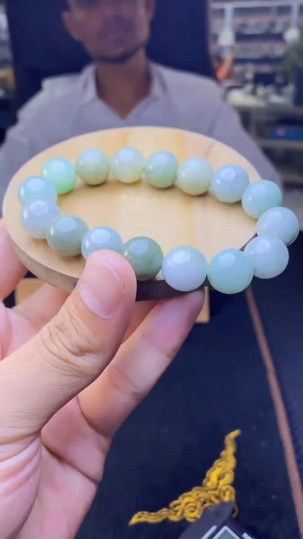 定制翡翠未镶嵌天然缅甸A货翡翠，多样性发货，拍一发一