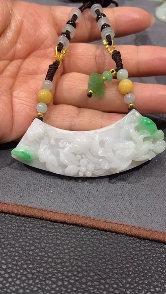 【闪购商品】翡翠颈饰未镶嵌吊坠