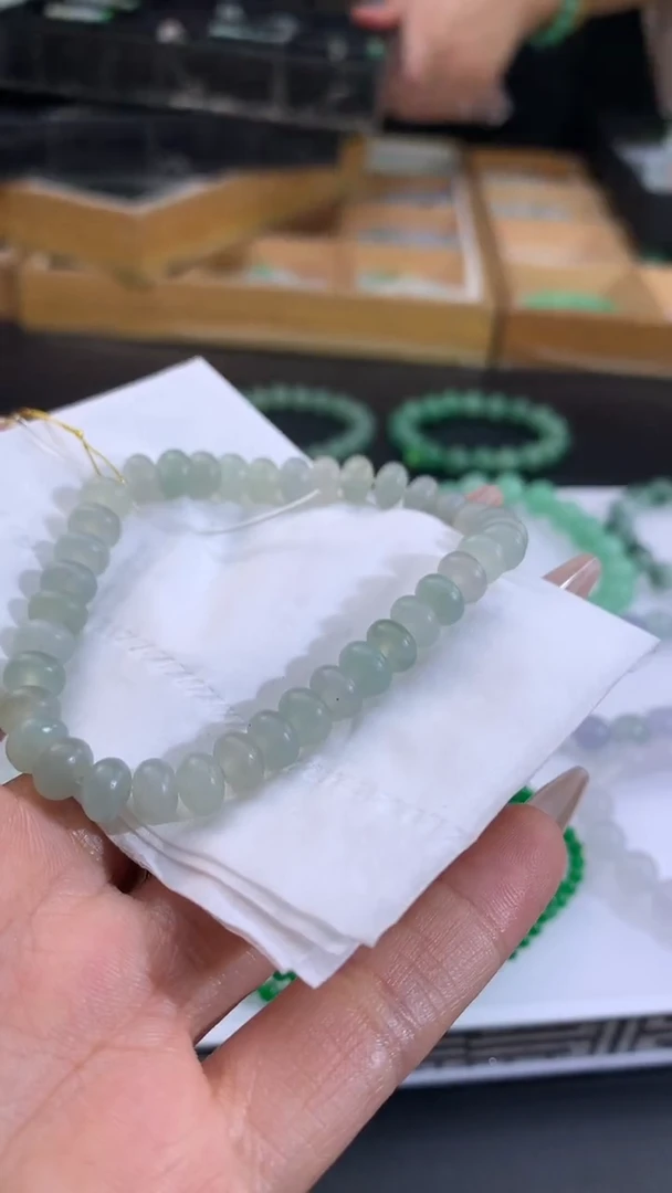 未镶嵌定制翡翠山**集翡翠