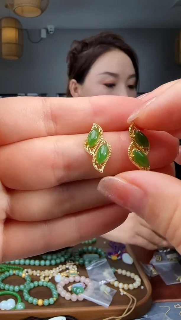 和田玉银S925镶嵌耳饰1