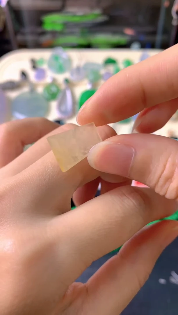 定制翡翠未镶嵌毛货抛光