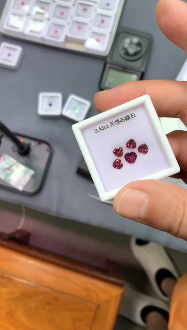 未镶嵌裸石石榴石3.43ct