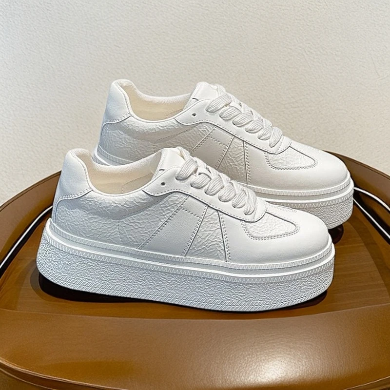 真皮厚底轻便配裙子增高4.5CM小白鞋白色女春季新款松糕百搭