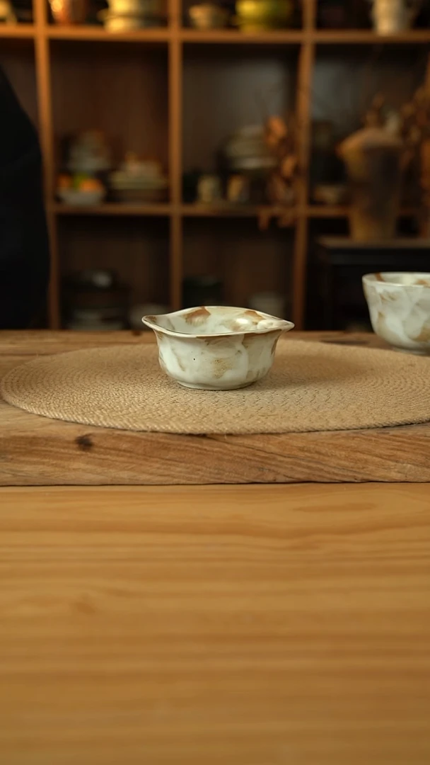 粉影系列的小号宽边帽子碗1个