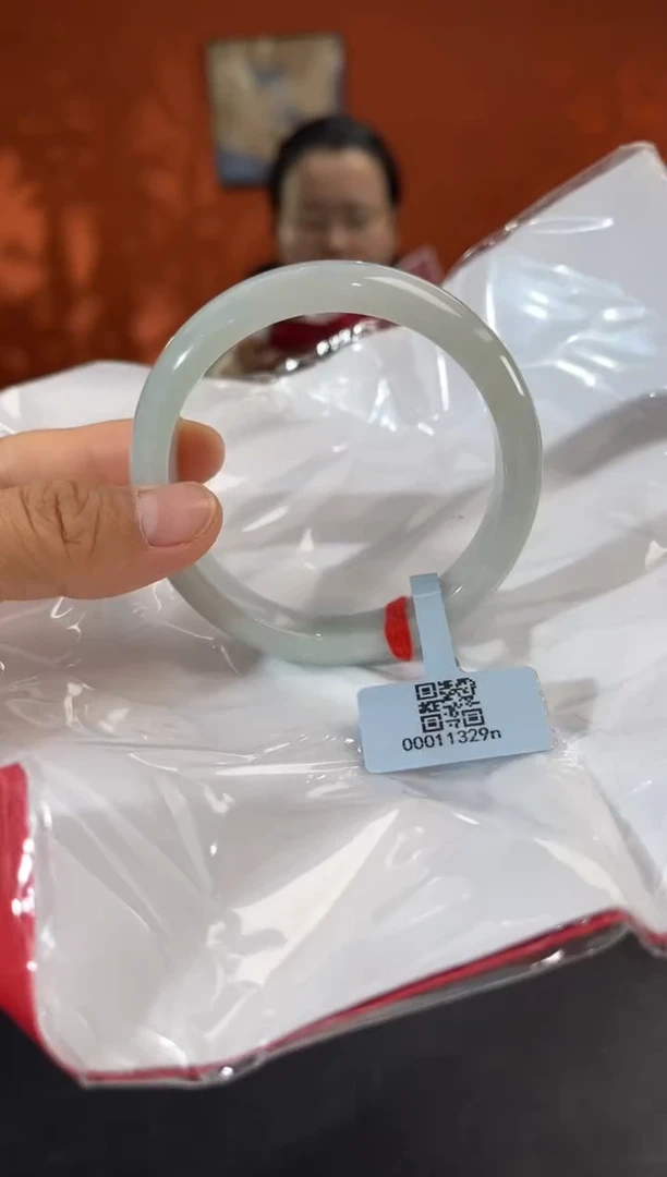 未镶嵌手镯翡翠2        圈口58