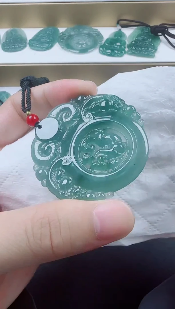 翡翠未镶嵌颈饰三羊多样性发货随机一件发货