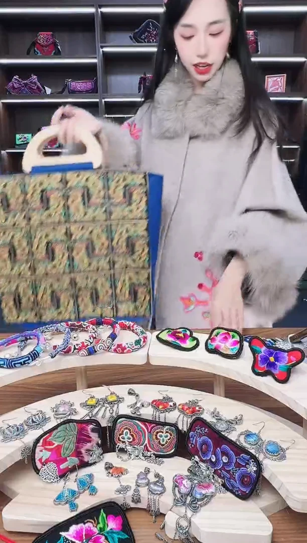 织绣A186蒙阿苏苗绣传承店