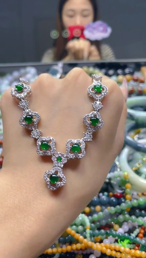 颈饰未镶嵌翡翠/F/翡翠A货，一件也是批发价