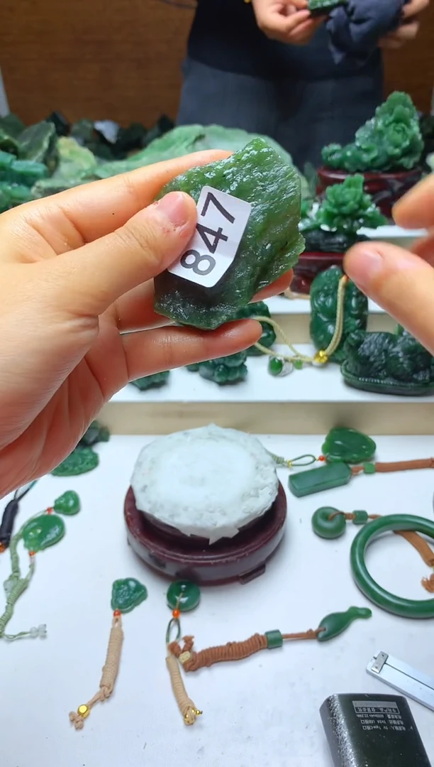 未镶嵌和田玉摆件11