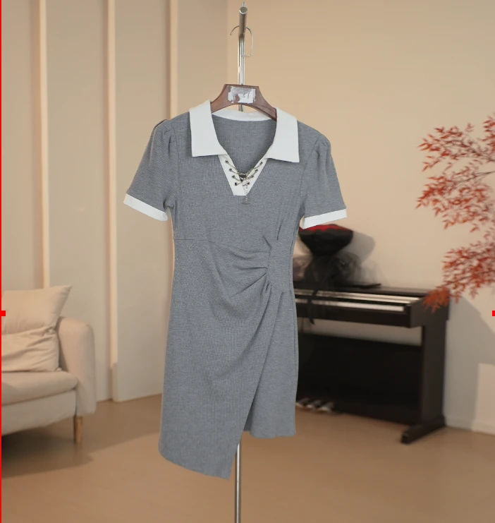 C490 ML系列灰色POLO领不规则裙摆高腰显瘦气质连衣裙