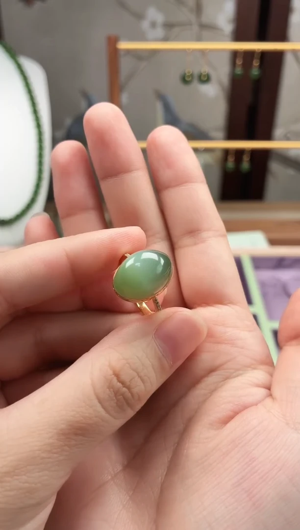 18K金镶嵌戒指和田玉（碧玉）猫眼戒指