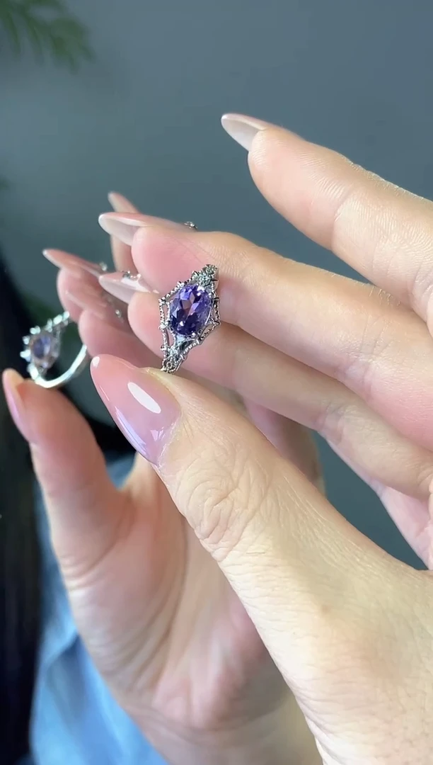 银S925镶嵌戒指紫晶。