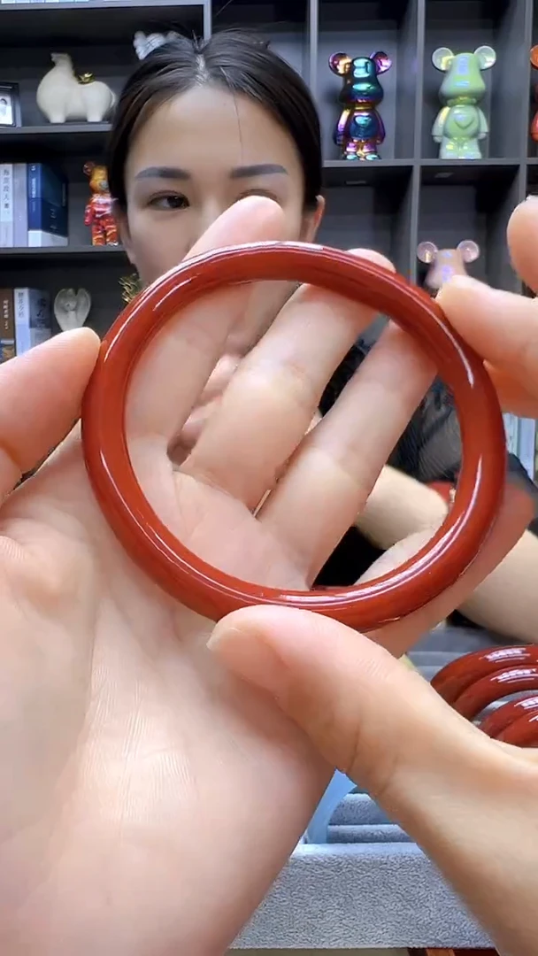 高货红色diy劲饰圆条手镯