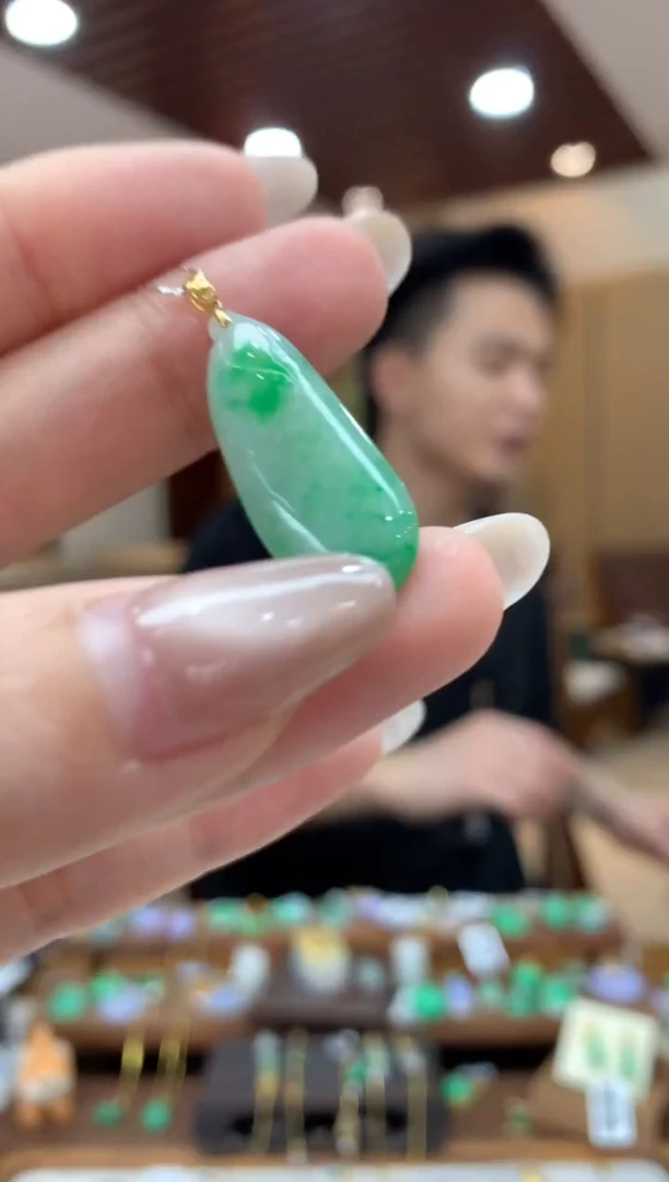 吊坠(不含链)18K金镶嵌翡翠福瓜