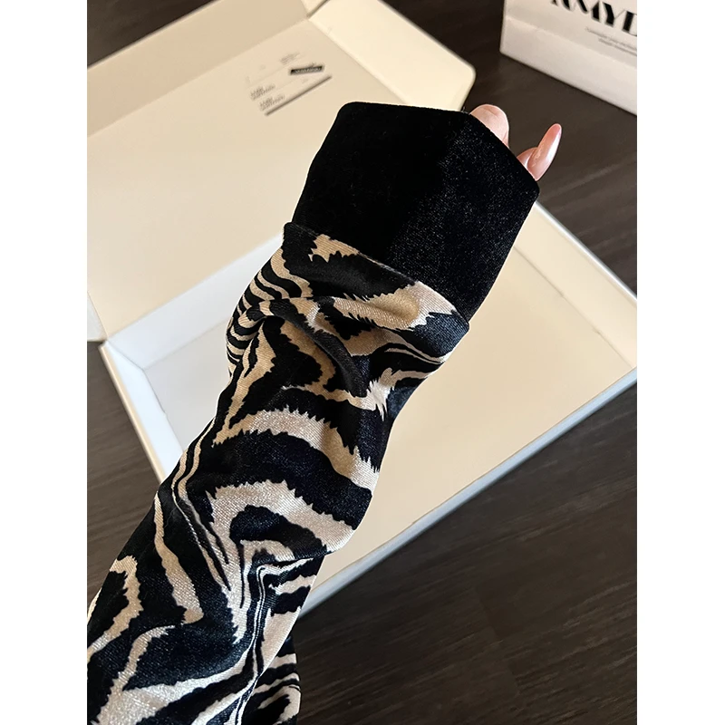 简约高级感斑马纹金丝绒睡衣女秋冬新款可外穿长袖长裤家居服套装