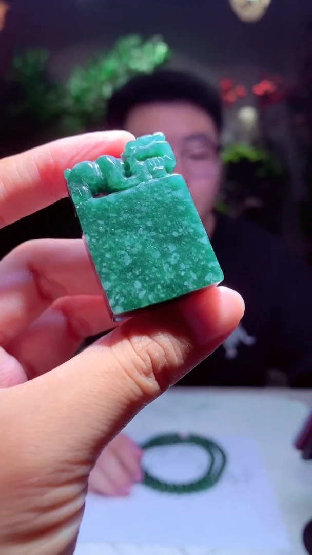 翡翠未镶嵌颈饰挂件发货（拍一发一）