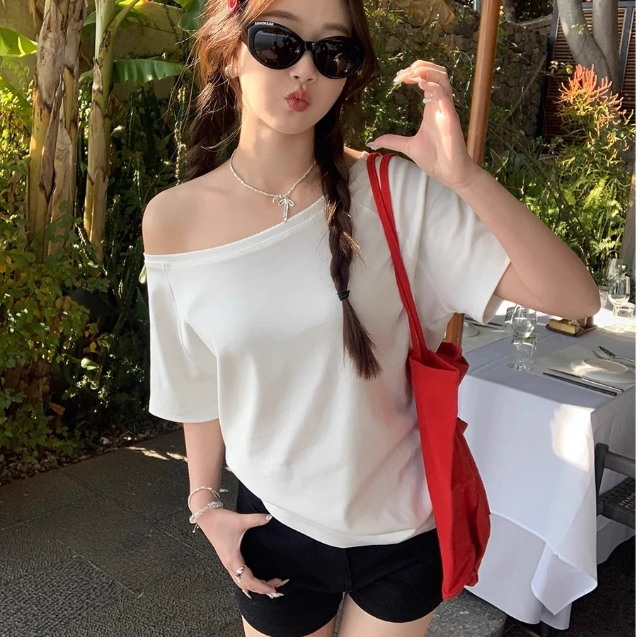 极简风一字领白色T恤女夏季2025爆款设计感斜肩宽松气质短袖上衣