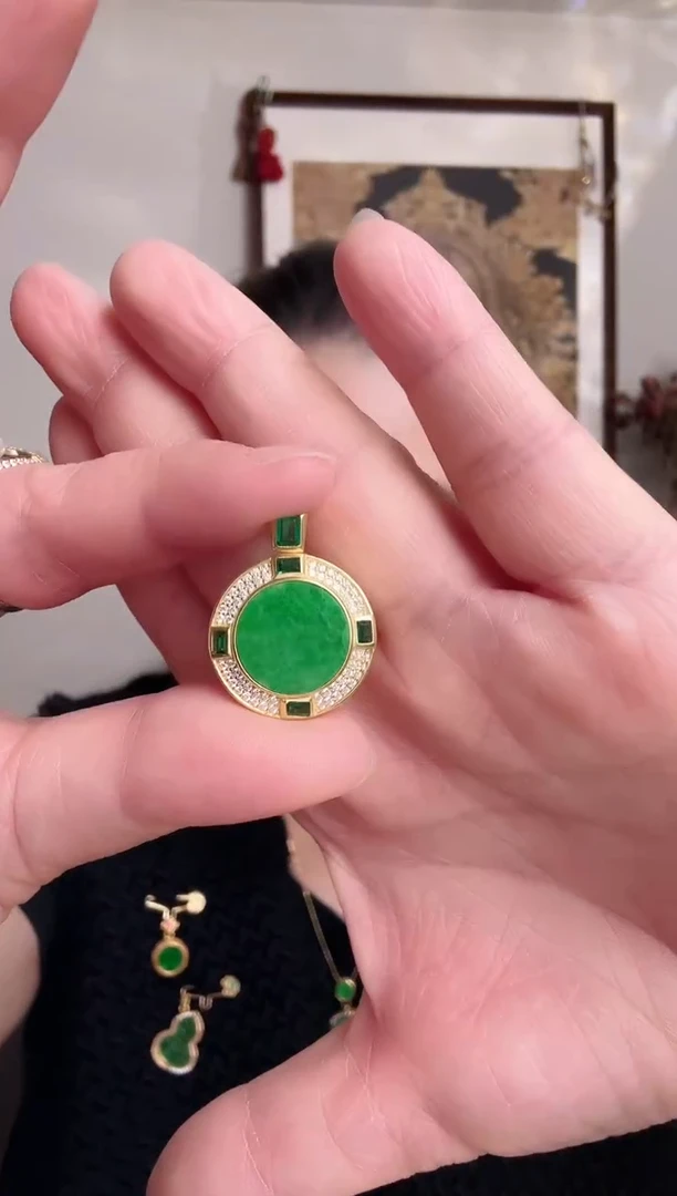 颈饰银S925镶嵌翡翠吊坠