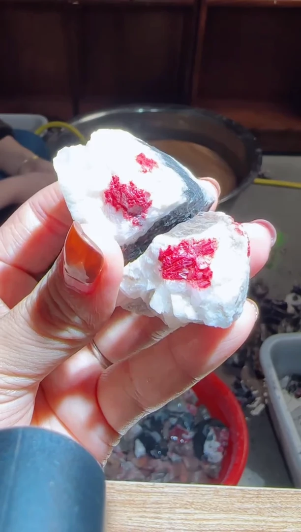 天然辰砂朱砂毛料9