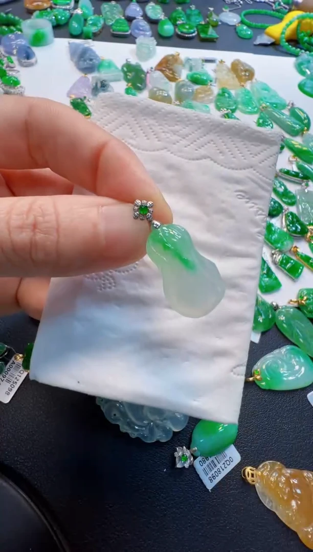 翡翠18K金镶嵌吊坠(不含链)3980