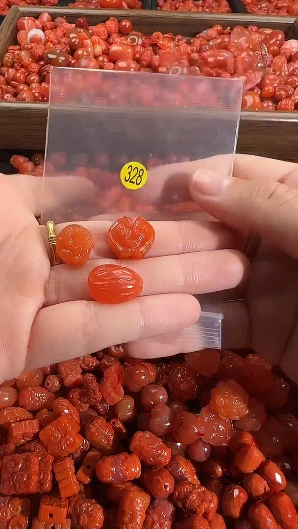 颈饰未镶嵌南红玛瑙1