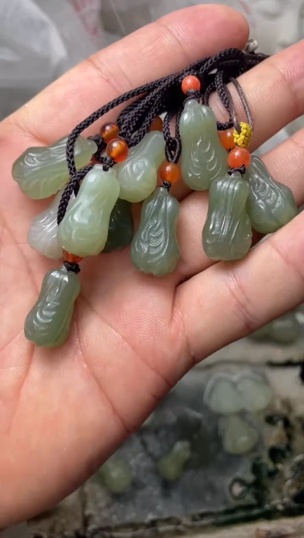 和田玉未镶嵌颈饰多样性拍一发一