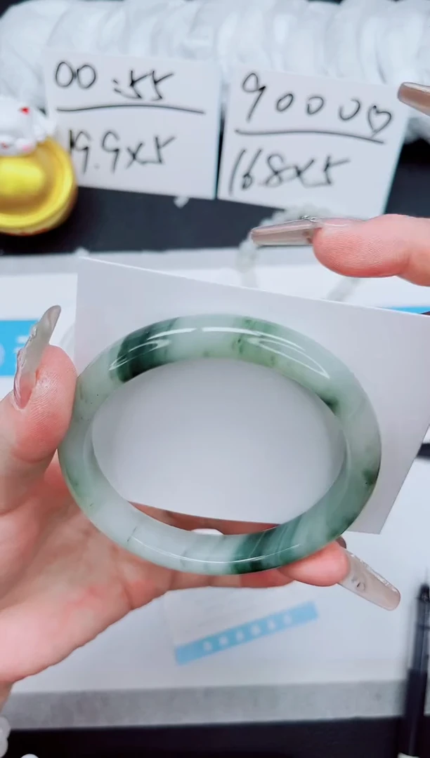 【闪购商品】石英质玉手镯未镶嵌A118-64.1