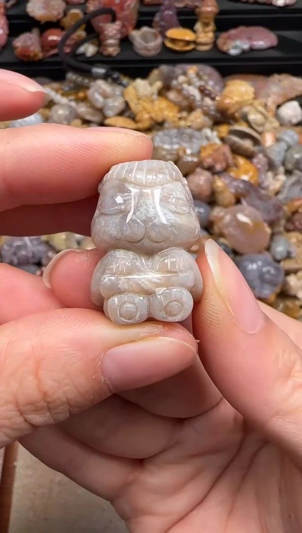 硅化珊瑚（珊瑚玉）未镶嵌颈饰036