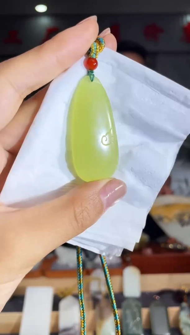 和田玉未镶嵌颈饰1