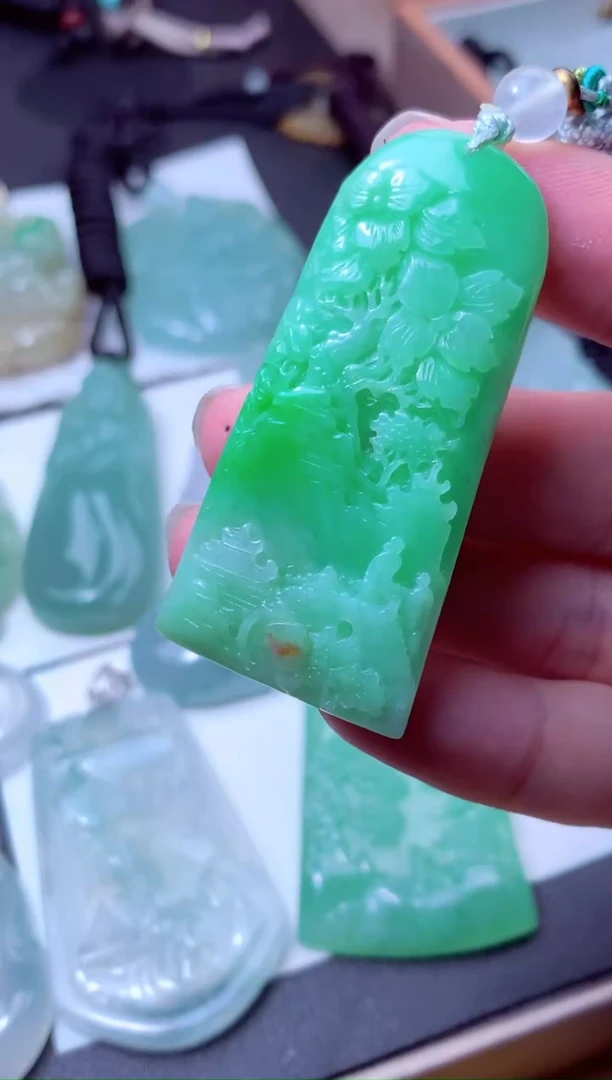 颈饰未镶嵌翡翠天然A货翡翠