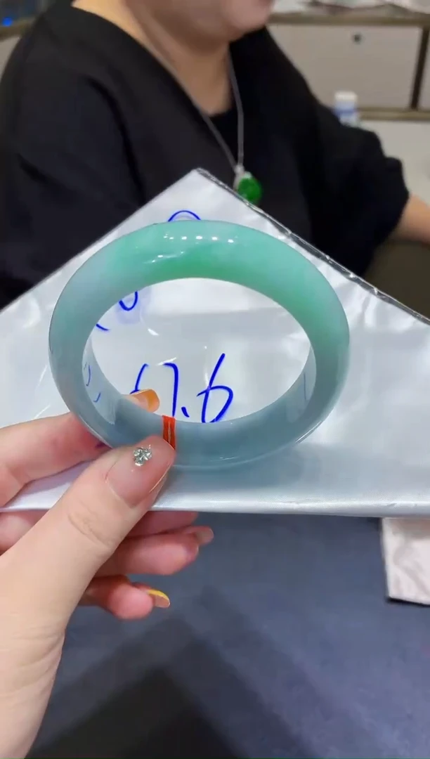 未镶嵌手镯翡翠翡翠手镯