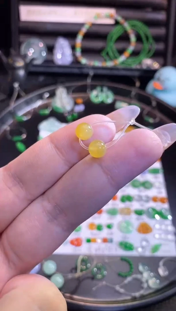 翡翠挂件未镶嵌珠子