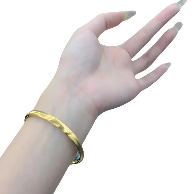 一倾宽背猫眼手镯