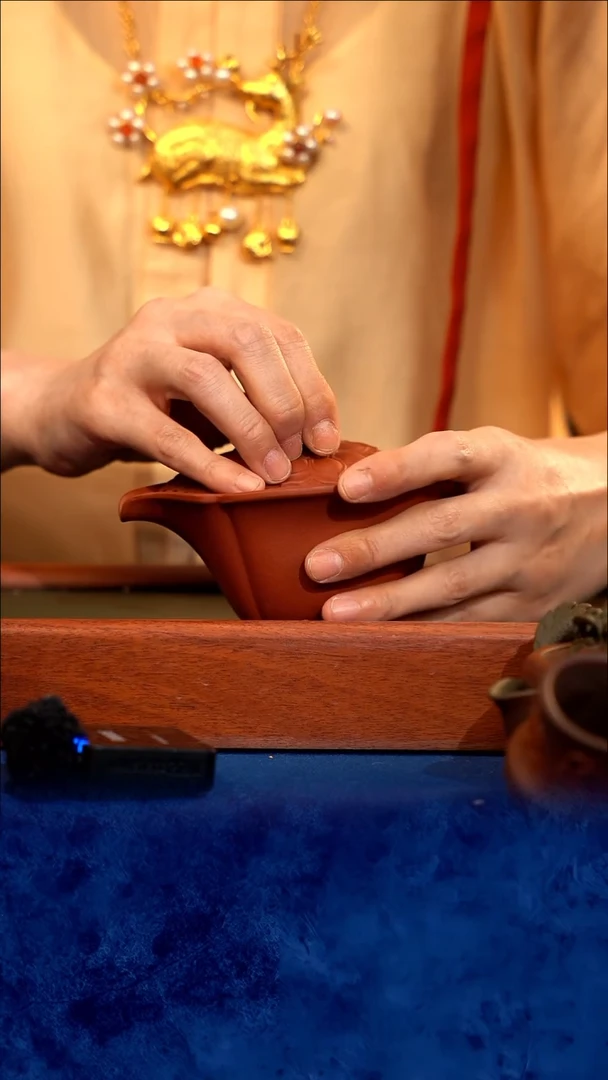 紫砂宜兴紫砂 朱泥 莲瓣手抓