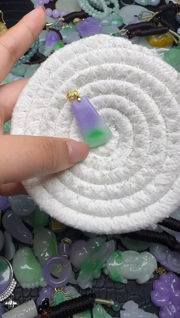 颈饰未镶嵌翡翠缅甸翡翠吊坠