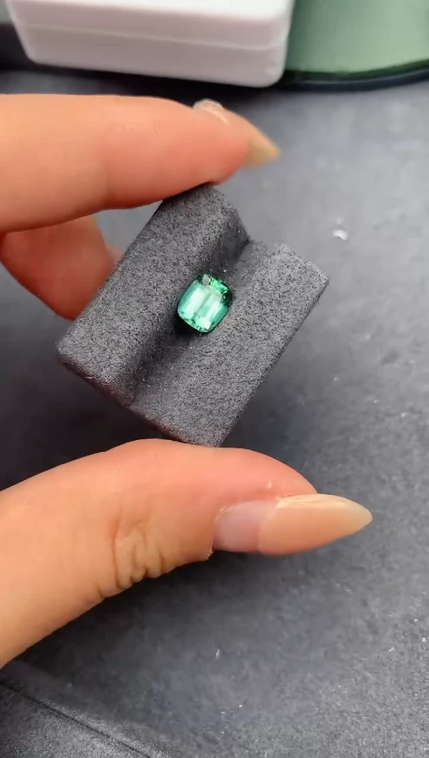 【闪购商品】碧玺裸石未镶嵌1.3ct拉贡