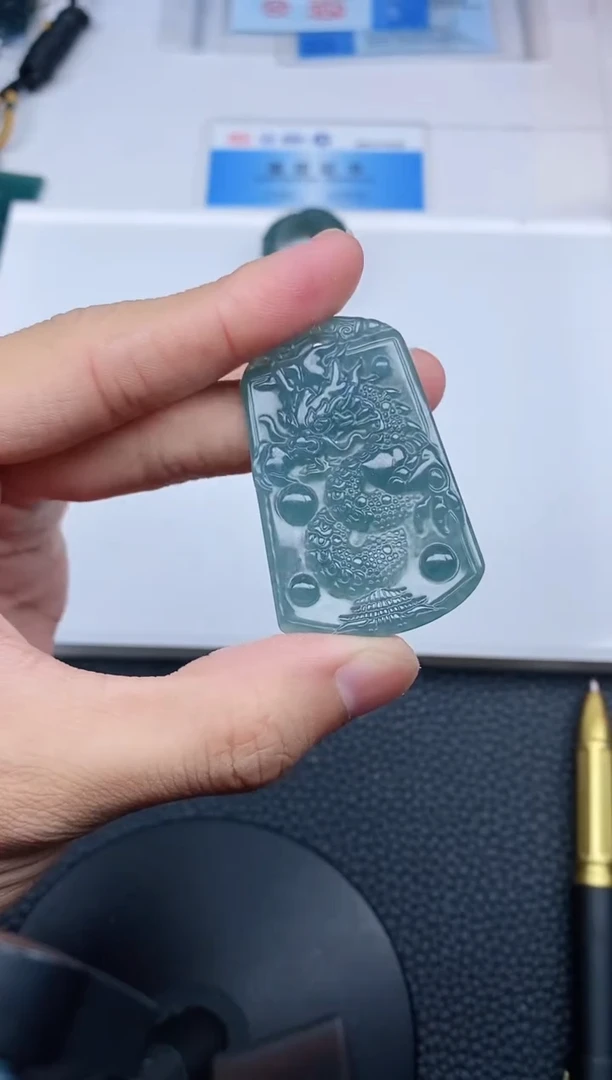 颈饰未镶嵌翡翠1