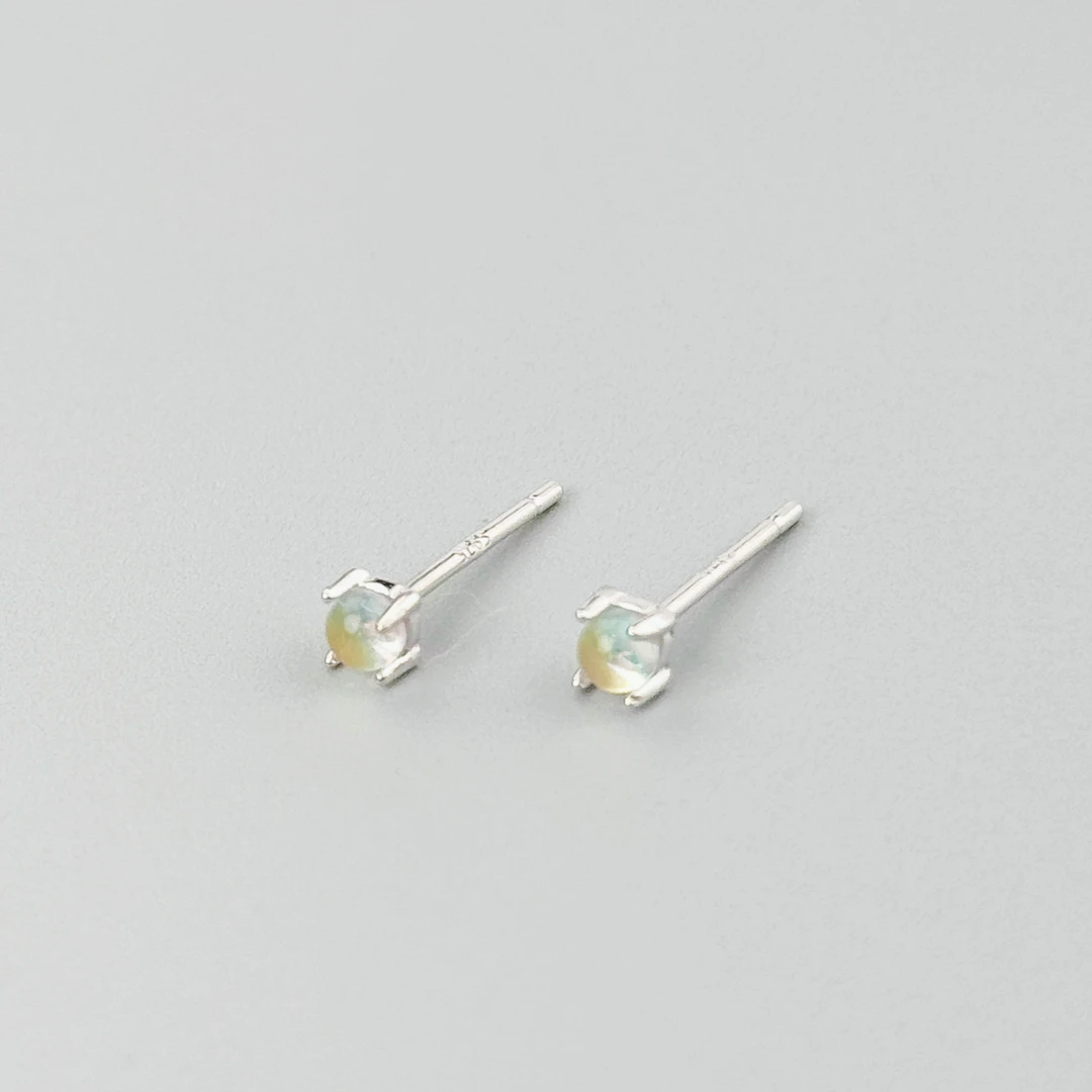 S925银迷你月光石耳钉女小巧简约日常养耳洞耳饰春夏新品潮