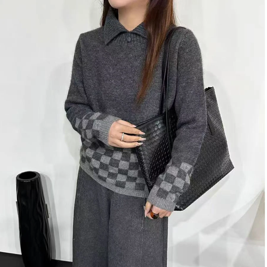 9922 棋盘格 浣熊打底衫