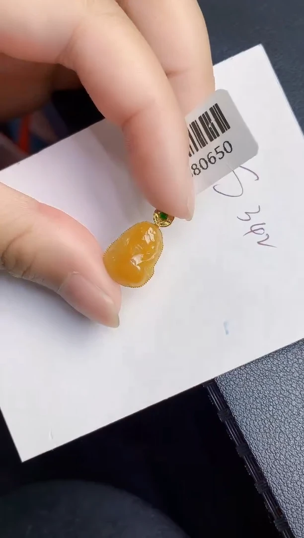 翡翠18K金镶嵌颈饰000000000