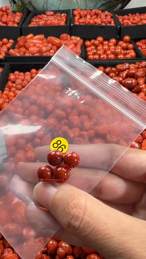 颈饰未镶嵌南红玛瑙1