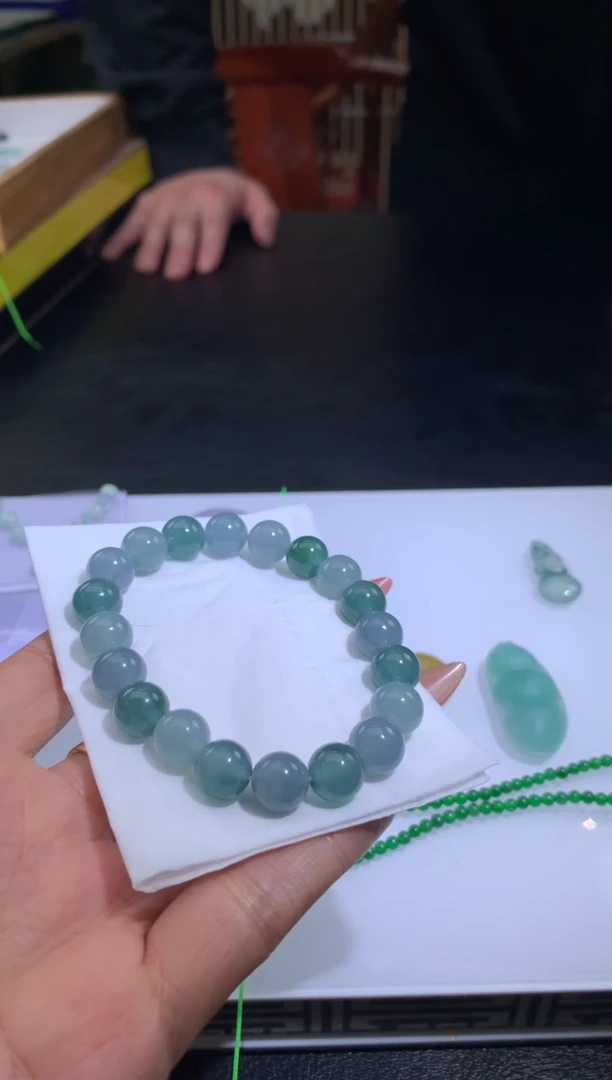 未镶嵌定制翡翠吉**羽翡翠
