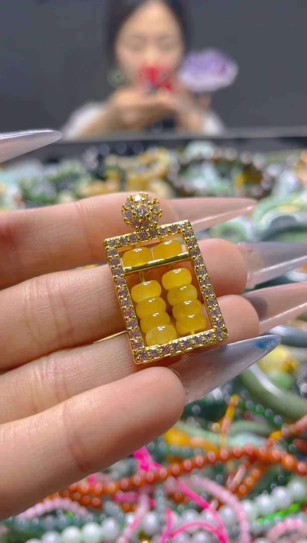 颈饰未镶嵌翡翠/Q/翡翠A货，一件也是批发价