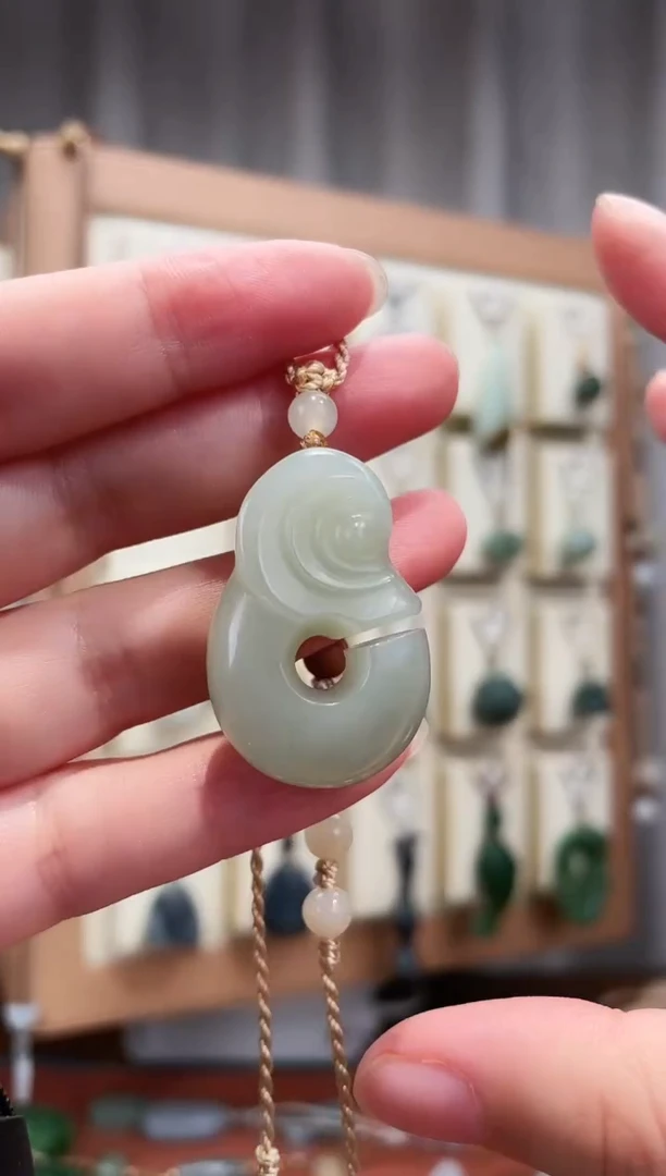 颈饰未镶嵌和田玉35*22.5*14毫米玉猪龙