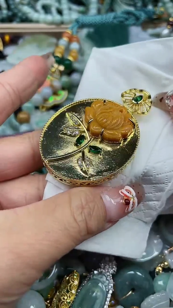 【闪购商品】翡翠颈饰未镶嵌闪购000多样性发其一