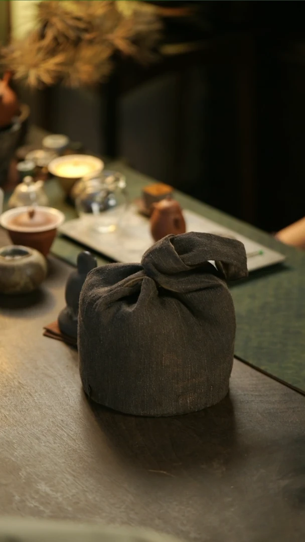 阿眠     香云纱双宫柞蚕丝水桶包