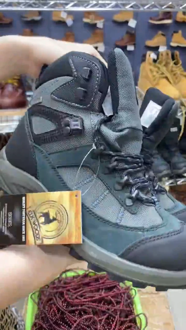 织物42码，146号，运动鞋码偏小一码，牛皮登山鞋默认瑕疵